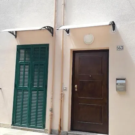 Max And Sun Parking Privato Nel Prezzo Sanremo